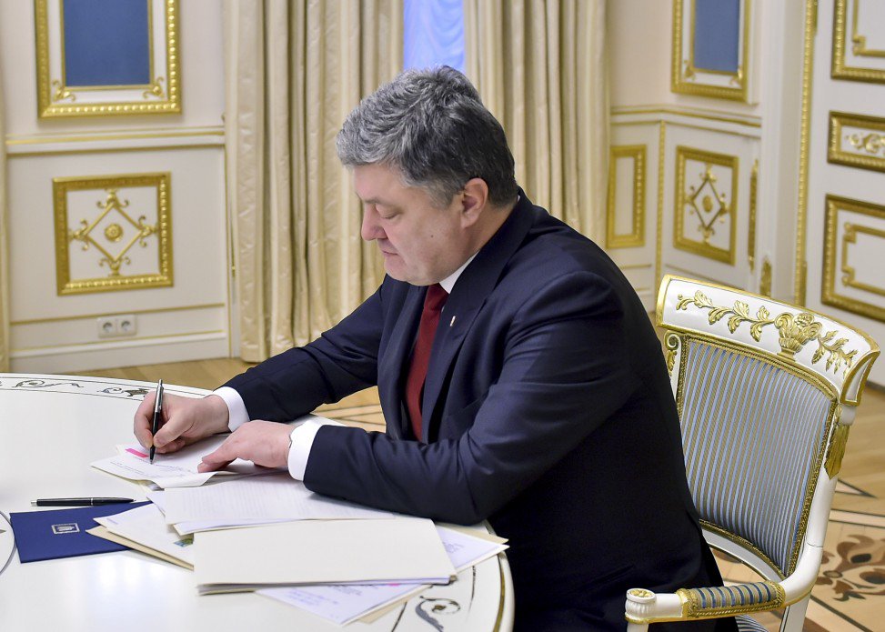 Tổng thống Ukraine Poroshenko ký lệnh sa thải 5 chủ tịch quận tỉnh Odessa