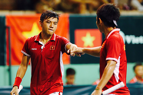 Hoàng Nam và Hoàng Thiên thất thủ, Việt Nam bất lợi ở Davis Cup