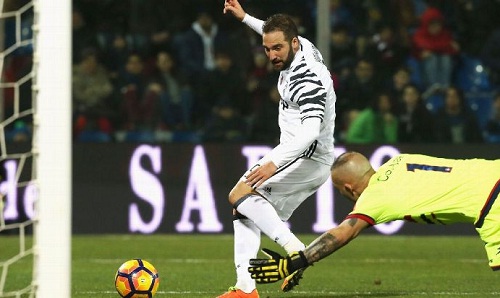 Higuain ghi bàn, Juventus dễ dàng đánh bại đội áp chót bảng