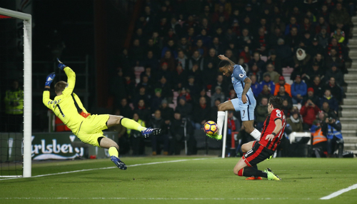 Man City vươn lên thứ hai, kém Chelsea tám điểm