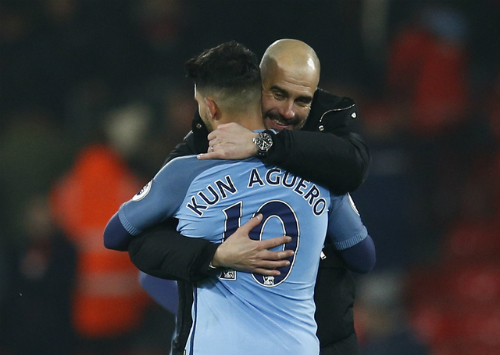 Man City vươn lên thứ hai, kém Chelsea tám điểm