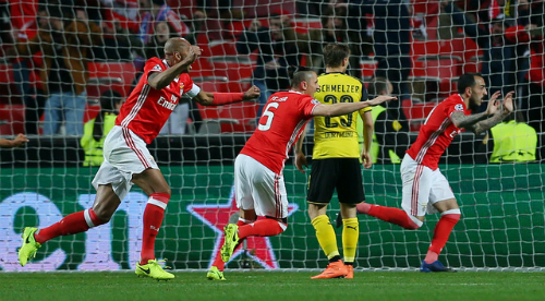 Aubameyang đá hỏng phạt đền, Dortmund thất thế trước Benfica