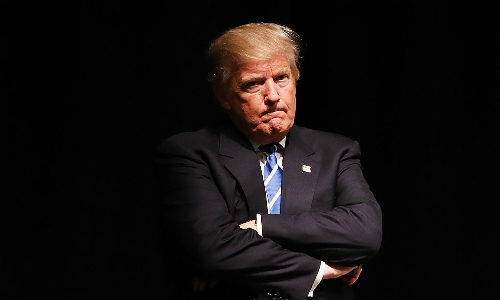 Sự thất vọng của Trump khi không thể điều hành chính phủ giống doanh nghiệp