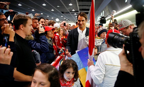 Federer ký hợp đồng thi đấu thêm ba năm ở giải tại Basel