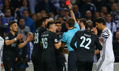 Ghi hai bàn trong hai phút, Juventus mở toang cửa vào tứ kết