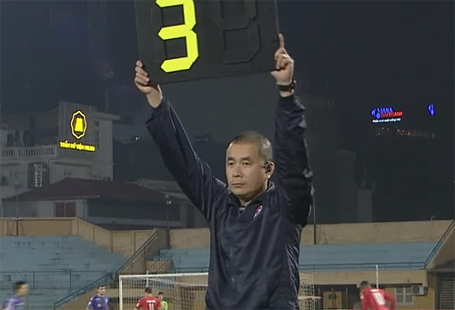 Trọng tài từng khiến Long An phản ứng vẫn làm nhiệm vụ ở V-League