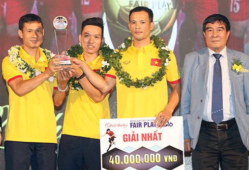 Tuyển futsal Việt Nam đoạt giải thưởng Fair Play 2016