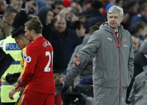 Xung đột với đồng đội, Sanchez có thể sớm rời Arsenal
