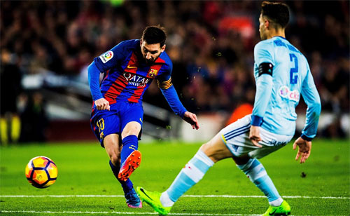 Messi ghi bàn solo từ giữa sân, Barca tái chiếm vị trí dẫn đầu