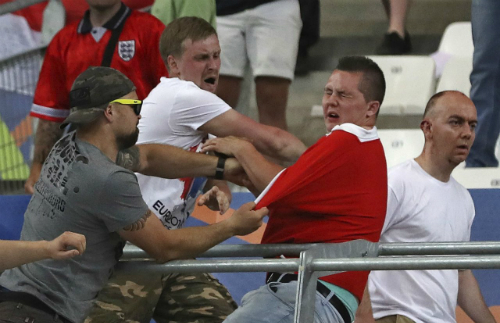 Chính trị gia Nga muốn hợp pháp hóa hooligan thành môn thể thao