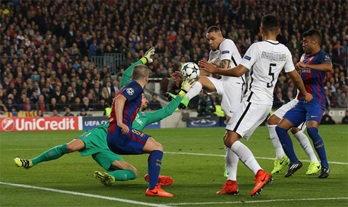 Thắng PSG với tỷ số 6-1, Barca vào tứ kết Champions League