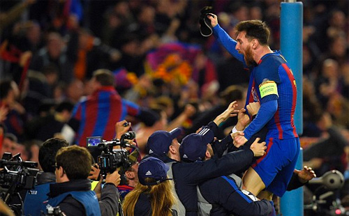 Thắng PSG với tỷ số 6-1, Barca vào tứ kết Champions League