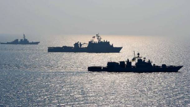 Ukraine nhận tàu quân sự từ các nước NATO