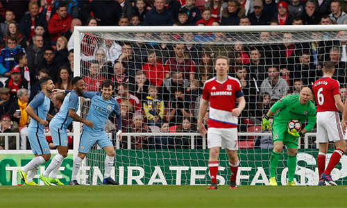 Man City vào bán kết Cup FA