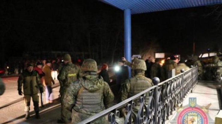 Nổ súng tại trạm kiểm soát Slavansk: Xuất hiện video có sự tham gia của đại biểu quốc hội Ukraine