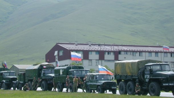 Nga đưa đoàn xe khí tài quân sự về Crimea