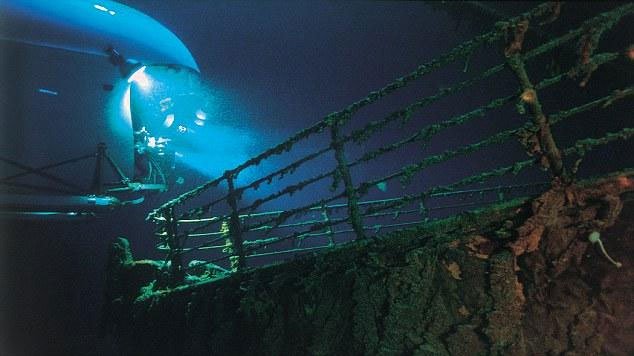 Lần đầu tiên trong đời mọi người có cơ hội ngắm tàu Titanic dưới lòng đại dương