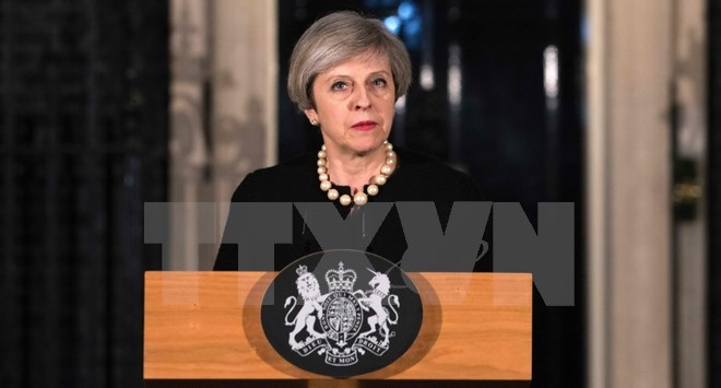 Thủ tướng Anh chỉ cách điểm xảy ra vụ tấn công chết chóc khoảng 30m
