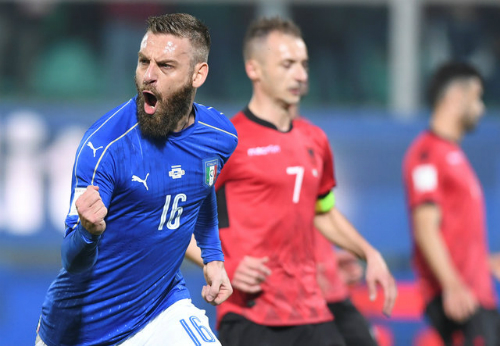 Italy giành chiến thắng trong trận 1000 của Buffon