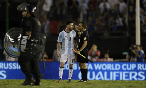 Án phạt dành cho Messi 'quá nặng và có thể trái luật'