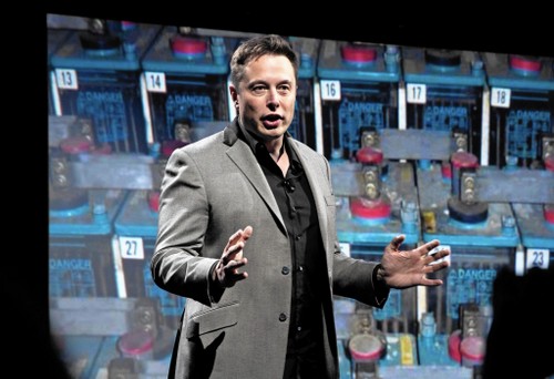 Tỷ phú Elon Musk muốn kết nối não người với máy tính