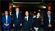 Thủ tướng gặp mặt các doanh nhân quốc tế tại Văn Miếu - Quốc Tử Giám