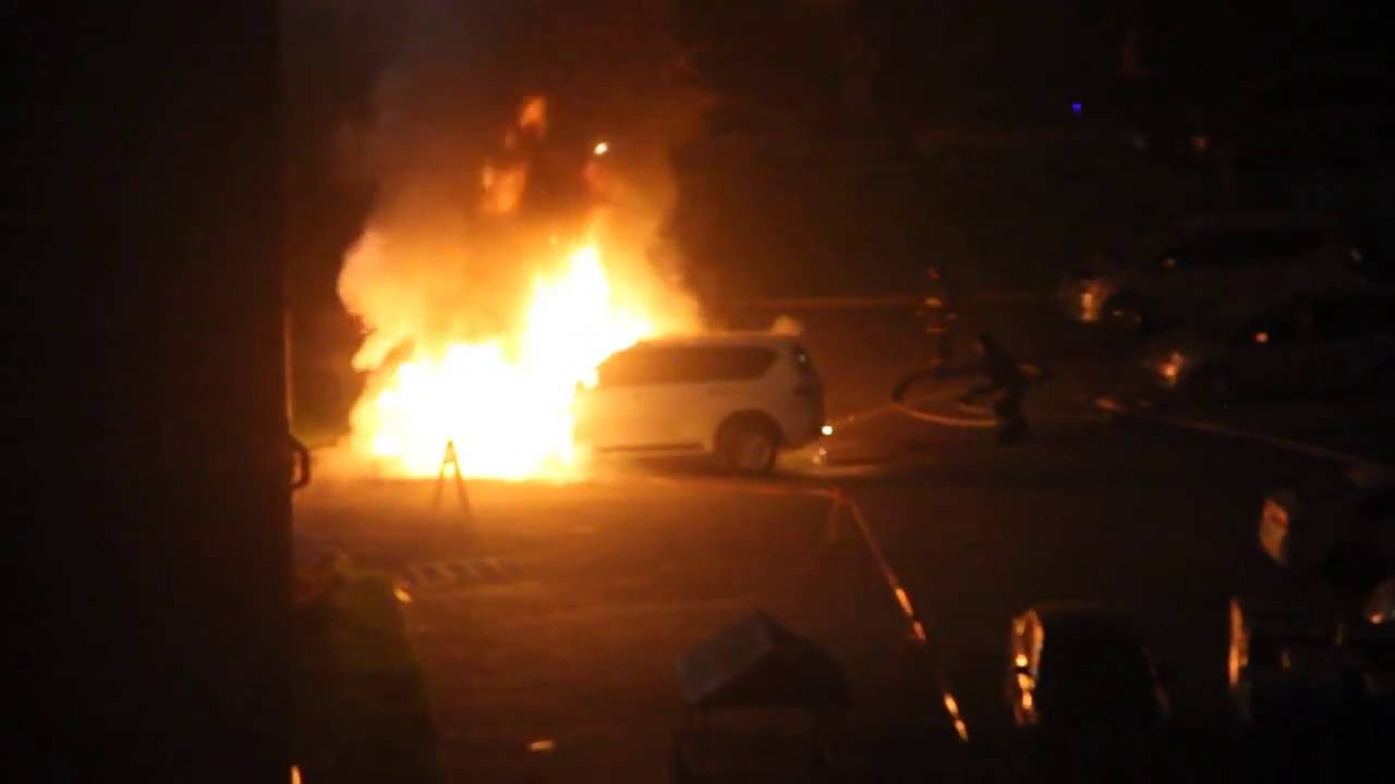 Tại Uzgorod, những kẻ lạ mặt đốt xe của đại tá cảnh sát.