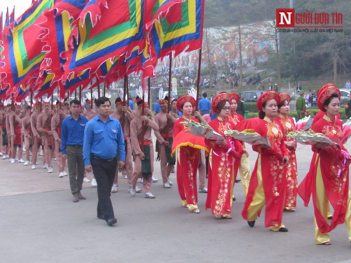 Chủ tịch nước Trần Đại Quang dâng hương tưởng nhớ các Vua Hùng