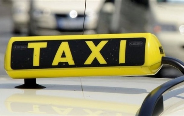 Tại thủ đô Kiev, một người lái xe taxi đêm bị giết .