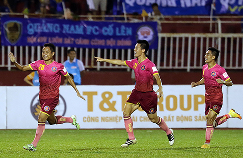 Thua trận thứ hai liên tiếp, Quảng Nam lại lỡ đỉnh bảng V-League