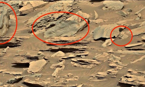 Hình bàn tay khổng lồ trên bề mặt sao Hỏa