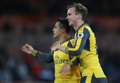 Sanchez và Ozil lập công, Arsenal nuôi hy vọng Top 4