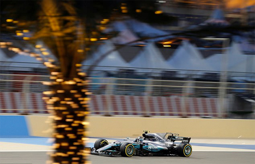 Đánh bại Hamilton tại Bahrain, Bottas lần đầu giành pole