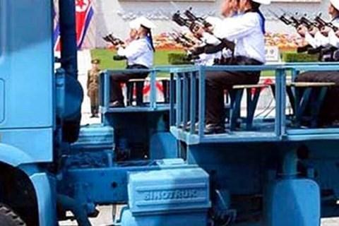 Trung Quốc âm thầm tuồn xe quân sự cho Triều Tiên?