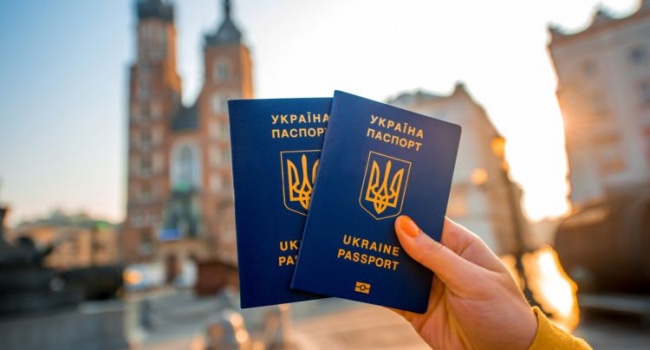 Ủy ban an ninh quốc gia Ukraine cấm thư ký Liên đoàn các nhà báo Nga nhập cảnh vào Ukraine.