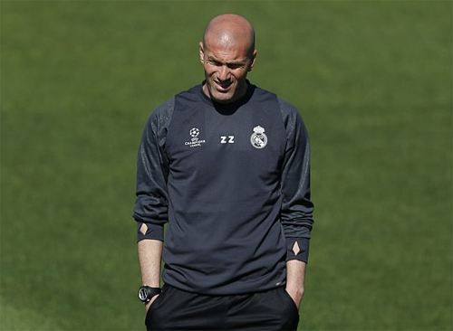 Zidane giữ được ghế HLV Real bất kể kết quả mùa giải 2016-2017