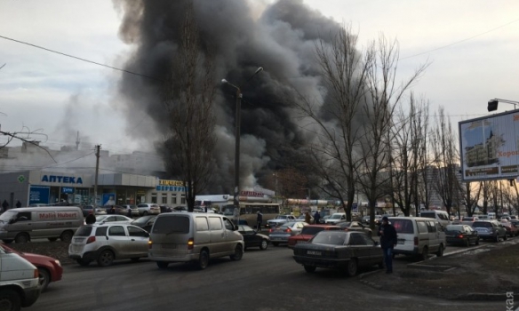 Chợ " Severnưi" thuộc quận Kotovskovo Odessa bị cháy 3 dãy cửa hàng.