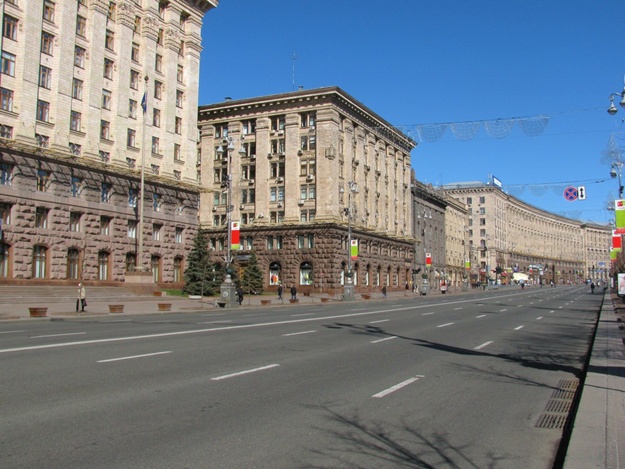 Trung tâm Kresatik thủ đô Kiev đóng cửa hầu như một tháng.