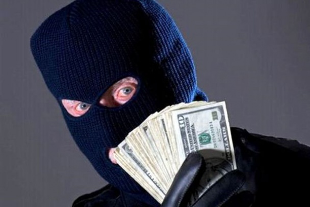 Tại Nhicolaiev băng cướp tấn công, cướp của người vận chuyển tiền 270 ngàn $