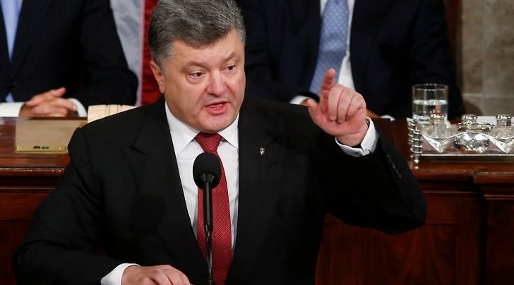 Tổng thống Porosenko chấm dứt quốc tịch Ukraine của 18,7 ngàn người.