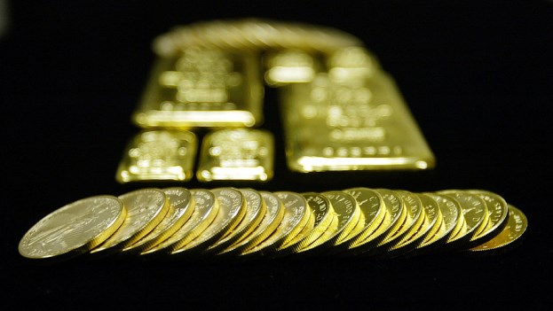 Giảm hơn 1%, vàng rớt xuống đáy 3 tuần