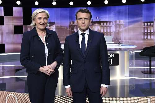 Hai ứng viên tổng thống Pháp tranh luận nảy lửa trên truyền hình