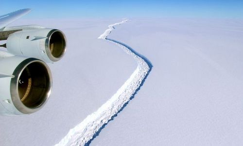 Núi băng lớn nhất thế giới có nguy cơ tách khỏi Nam Cực
