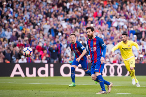Messi sút phạt đền kiểu Panenka, Barca giữ đỉnh bảng La Liga