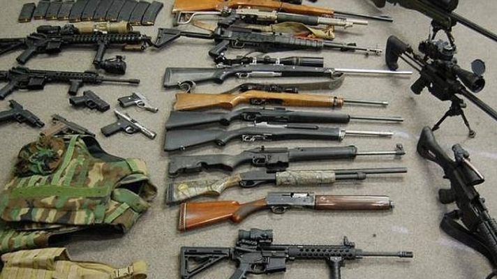 Lực lượng an ninh bắt giữ những kẻ buôn bán vũ khí ăn cắp từ vùng chiến sự Donbass.