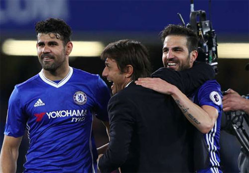 Conte: 'Chelsea đã tiến một bước lớn tới gần chức vô địch'