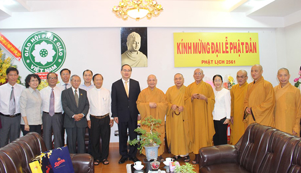 Ông Nguyễn Thiện Nhân chúc mừng Đại lễ Phật đản