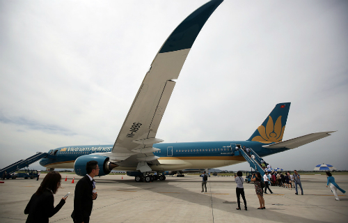 Xăng dầu, tỷ giá khiến Vietnam Airlines giảm lãi
