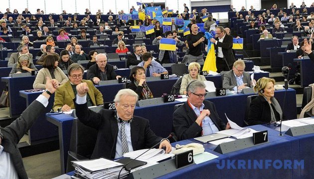 Hội đồng châu Âu thông qua chế độ miễn thị thực đối với Ukraine.