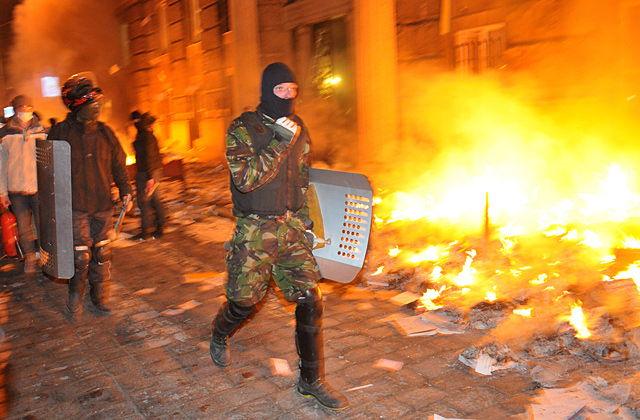 Hai văn phòng của đảng Blok đối lập tại Krivoi Rok bị đốt.